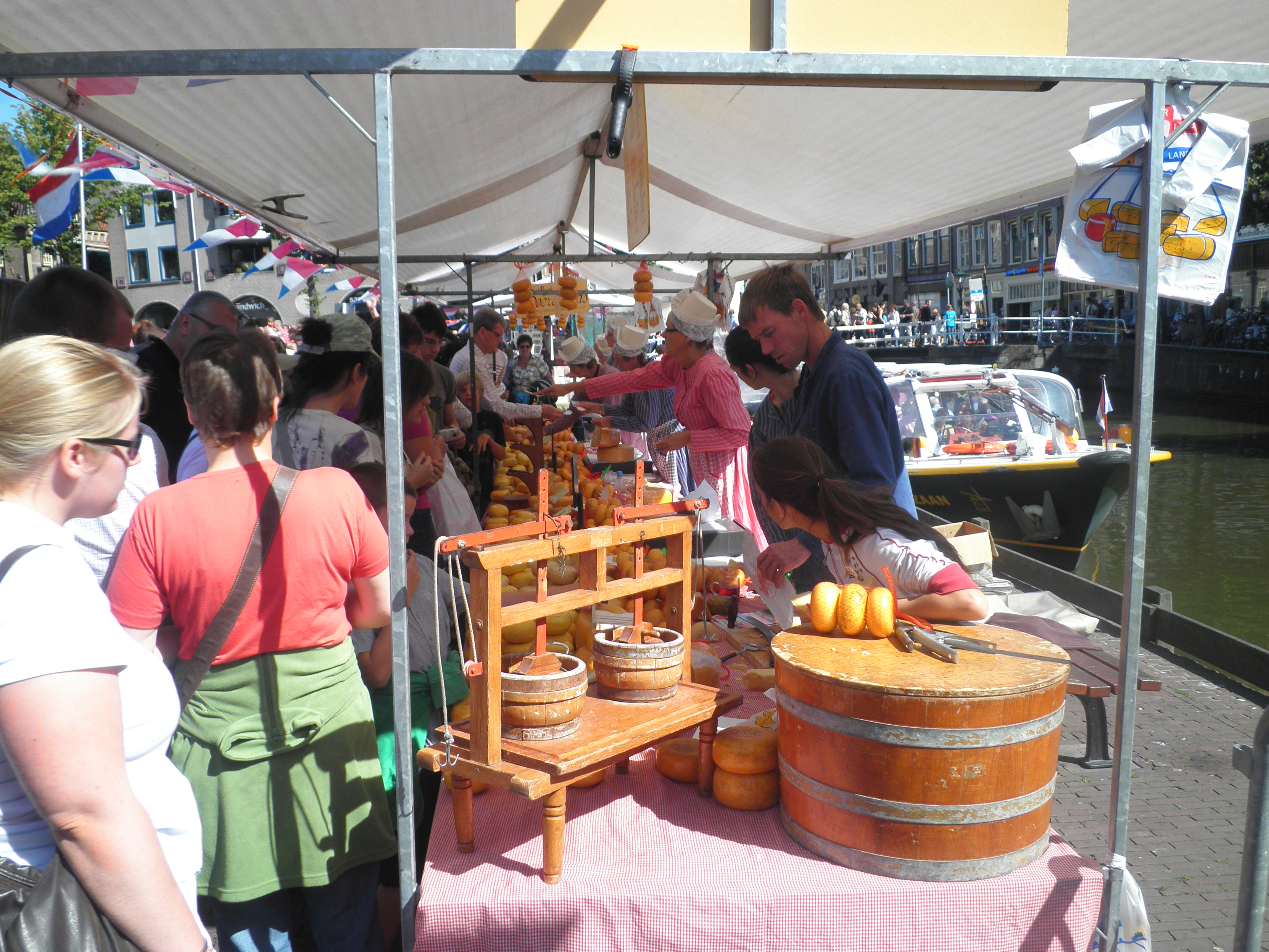 Marktstände beim Käsemarkt in Alkmaar